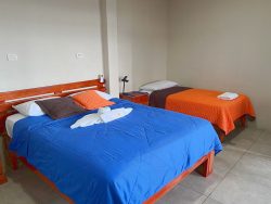 Habitacion matrimonial o doble en Hostal Cattleya Galapagos