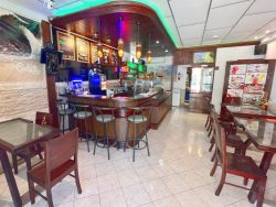 Cafeteria, Bar, Restaurante para los huesped Hostal Sun Island