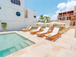 Piscina y Jacuzzi abierta todo el año en el hotel Barranco